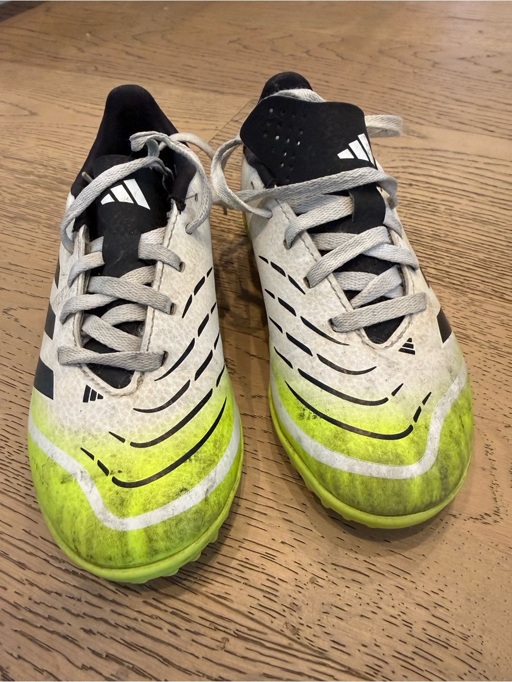 Adidas Predator Kids White & Neon Yellow Turf Soccer Cleats 13.5 size